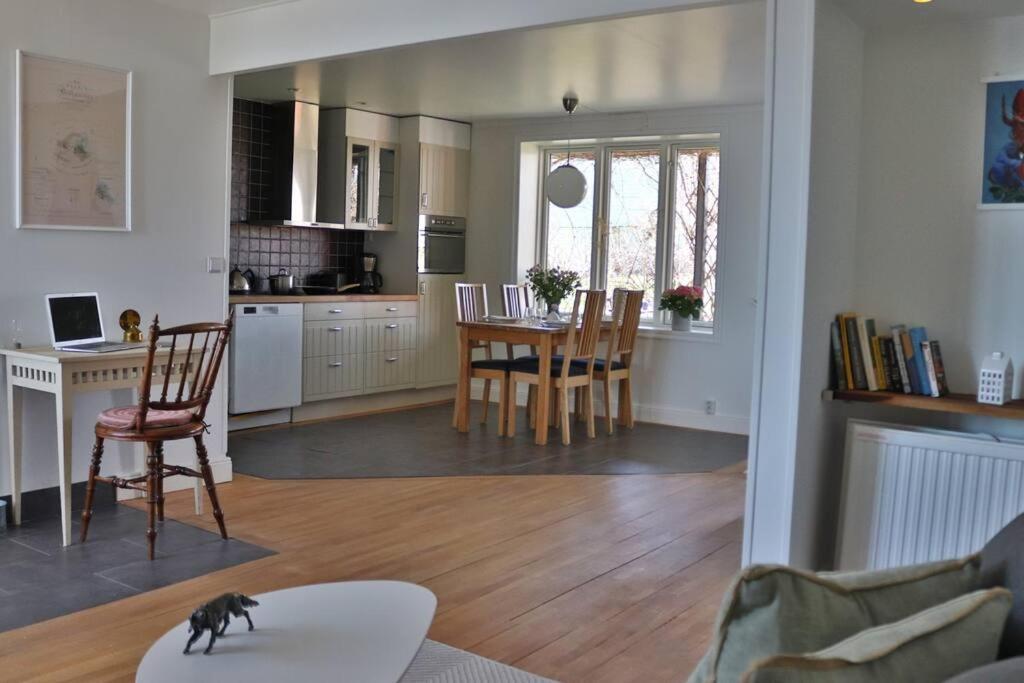 Captivating Harbor View Suite Osthammar Exterior photo